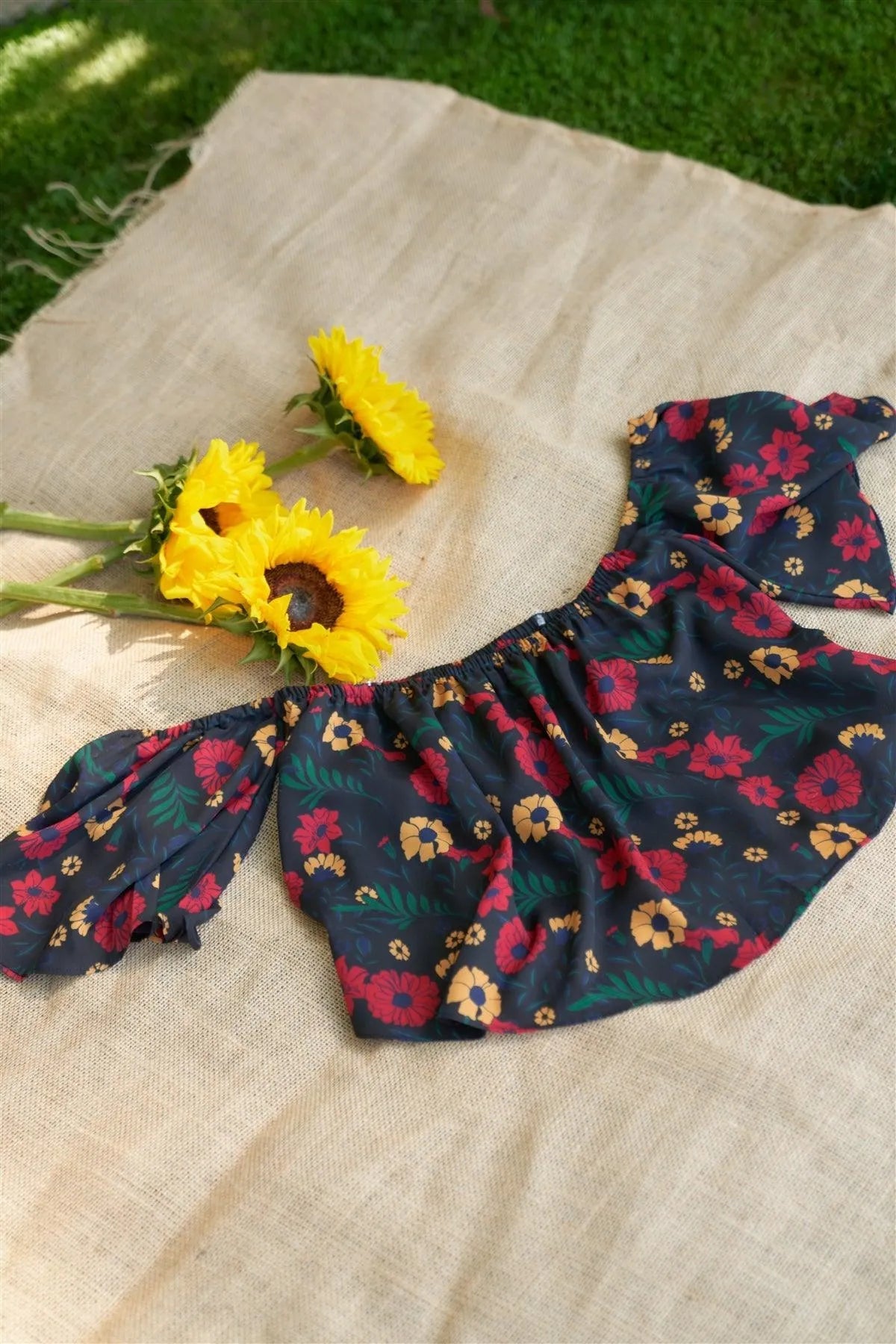 Black Floral Off The Shoulder Bell Sleeve Top /2-2-2