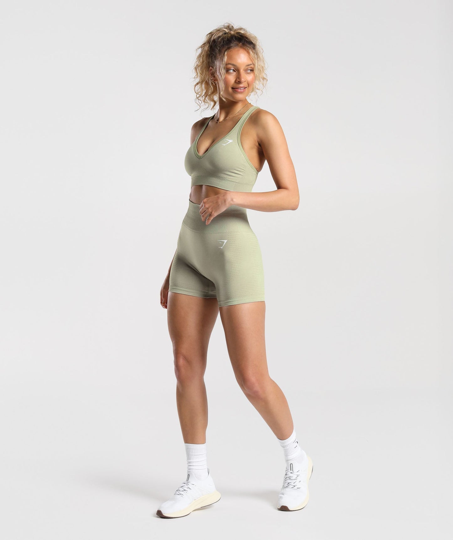 Gymshark Vital Seamless 2.0 V Neck Sports Bra - Light Sage Green Marl