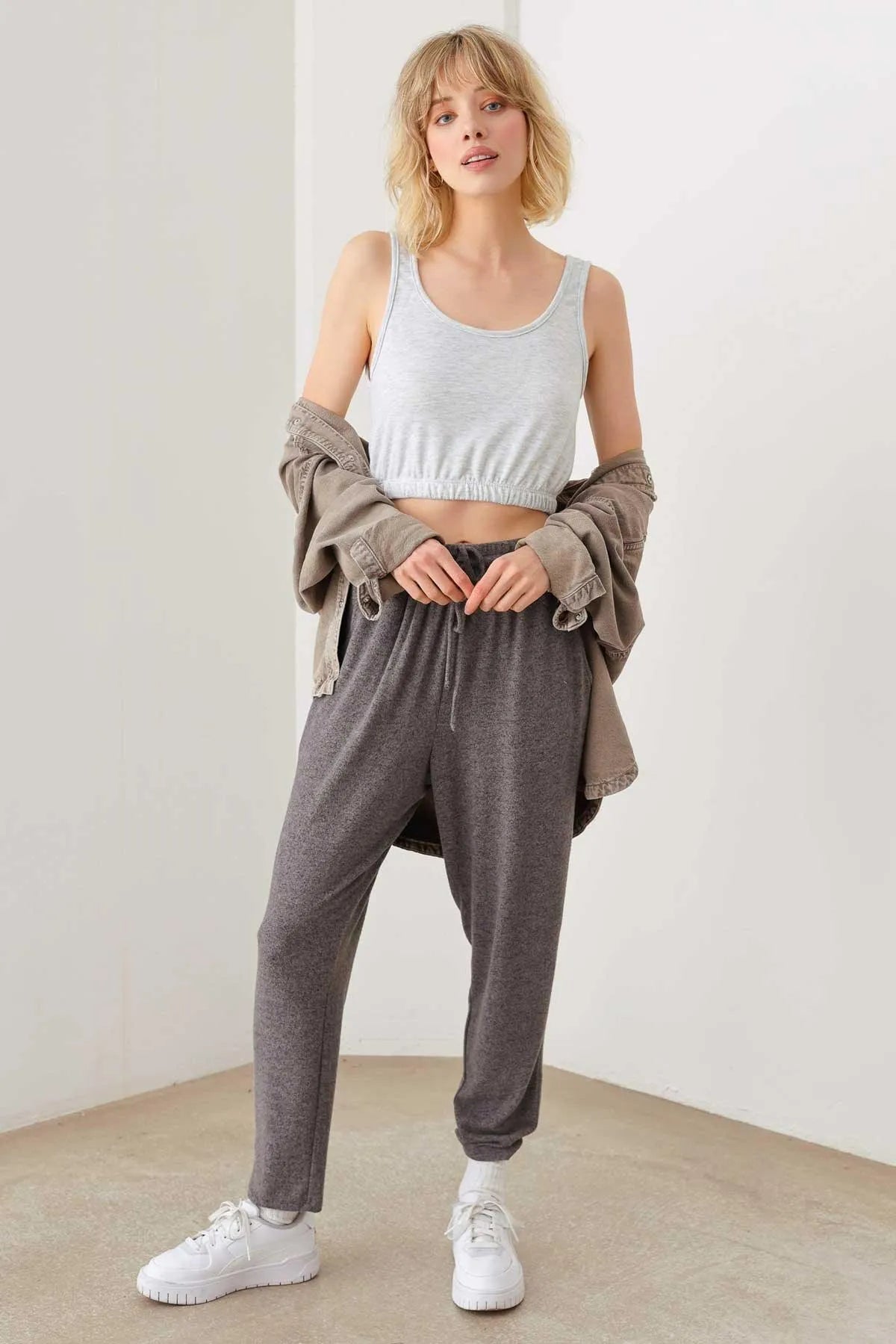 Active Cute V-neckline Front & Back Crop Top