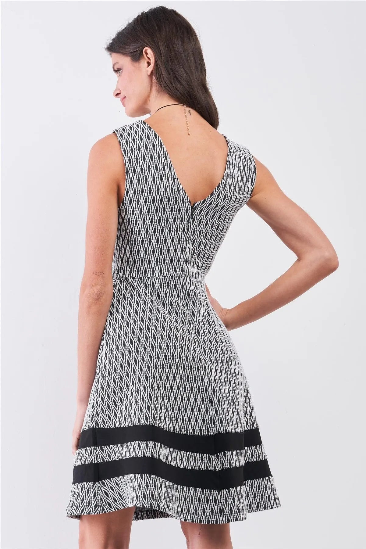 Black & White Diamond Print Round Neck Sleeveless Fitted Flare Mini Dress