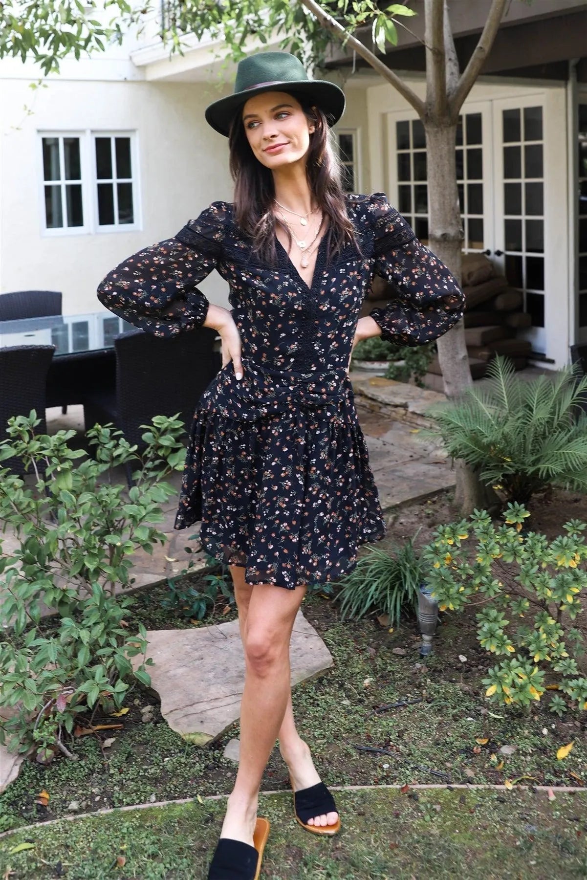 Black Floral Print Lace Trim Ruched Waist Details Mini Dress /2-2