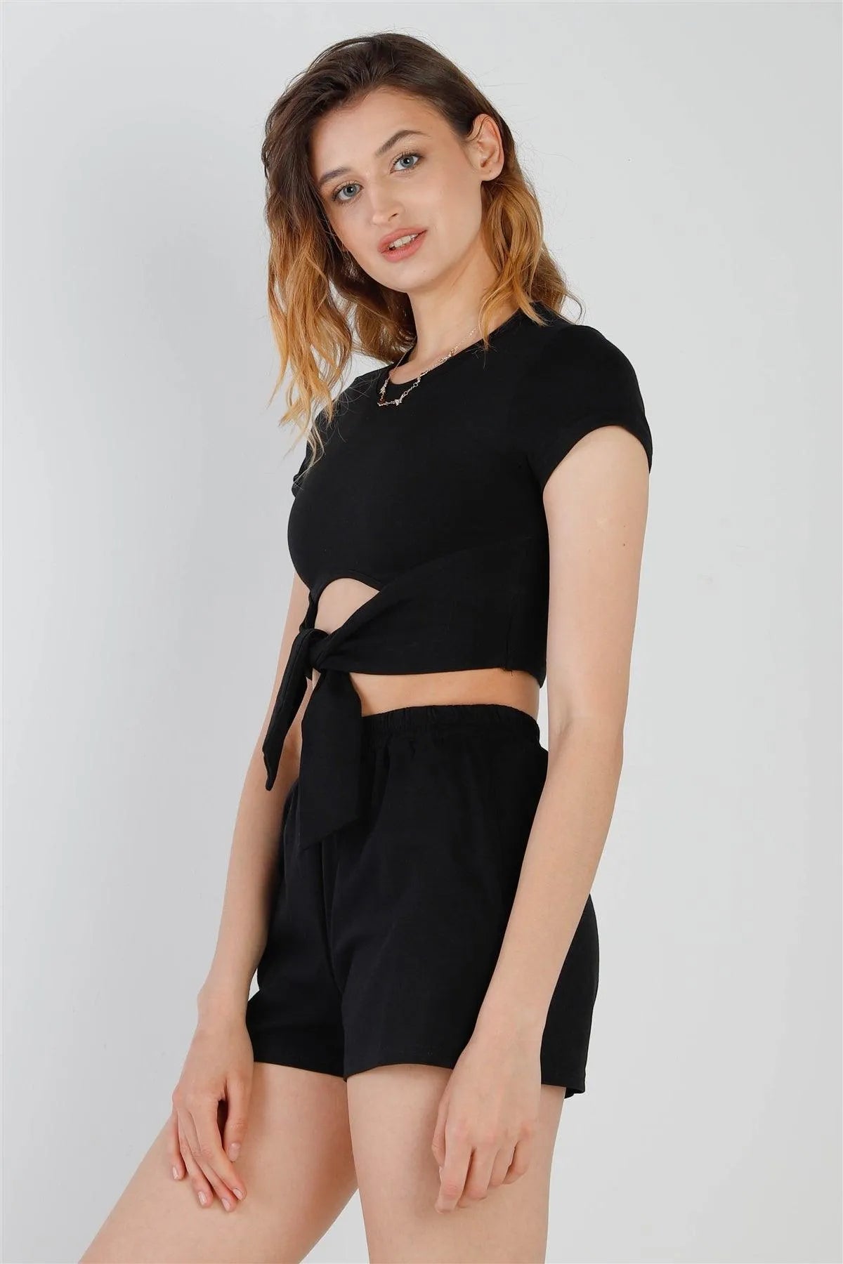 Black Cut-Out Detail Self-Tie Hem Short Sleeve Crop Top & High Waist Short Set /2-2-2