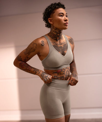 Gymshark Vital Seamless 2.0 V Neck Sports Bra - Vanilla Brown Marl