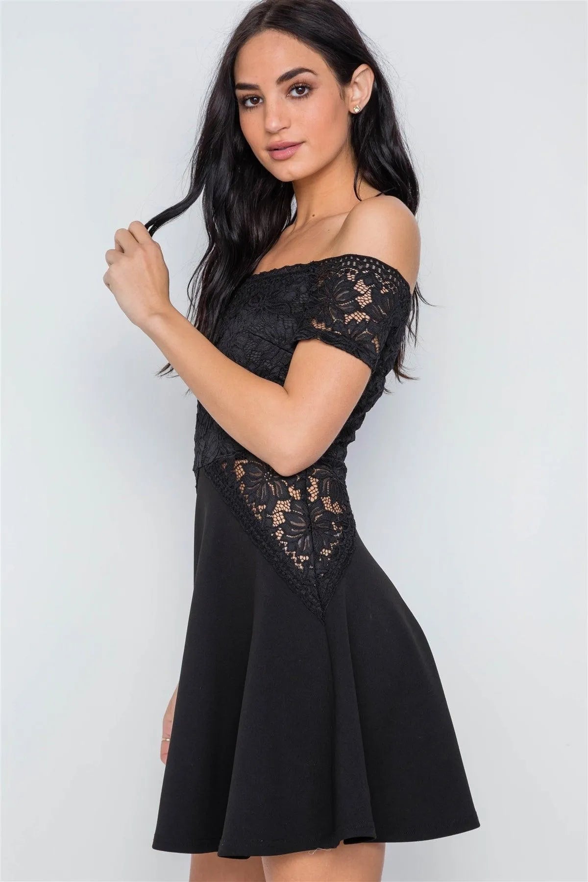 Black Floral Lace Off-The-Shoulder Skater Mini Dress /2-2-2