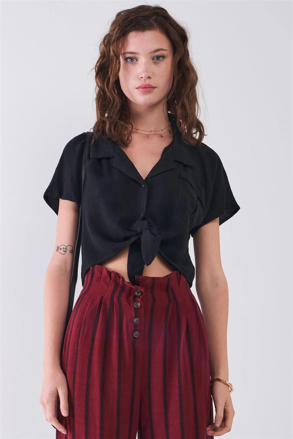Black Collared Short Sleeve Self-Tie Front Cropped Top /3-2-1