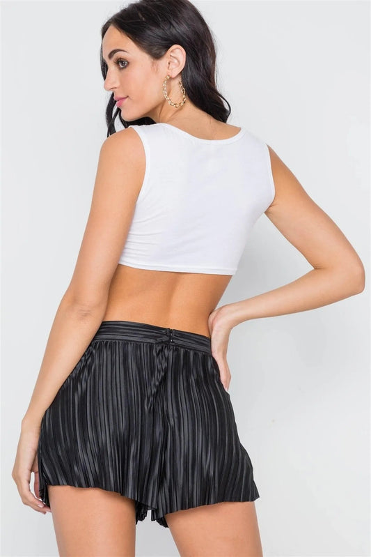 Black Accordion Pleat Mid-Rise Shorts /1-2-1