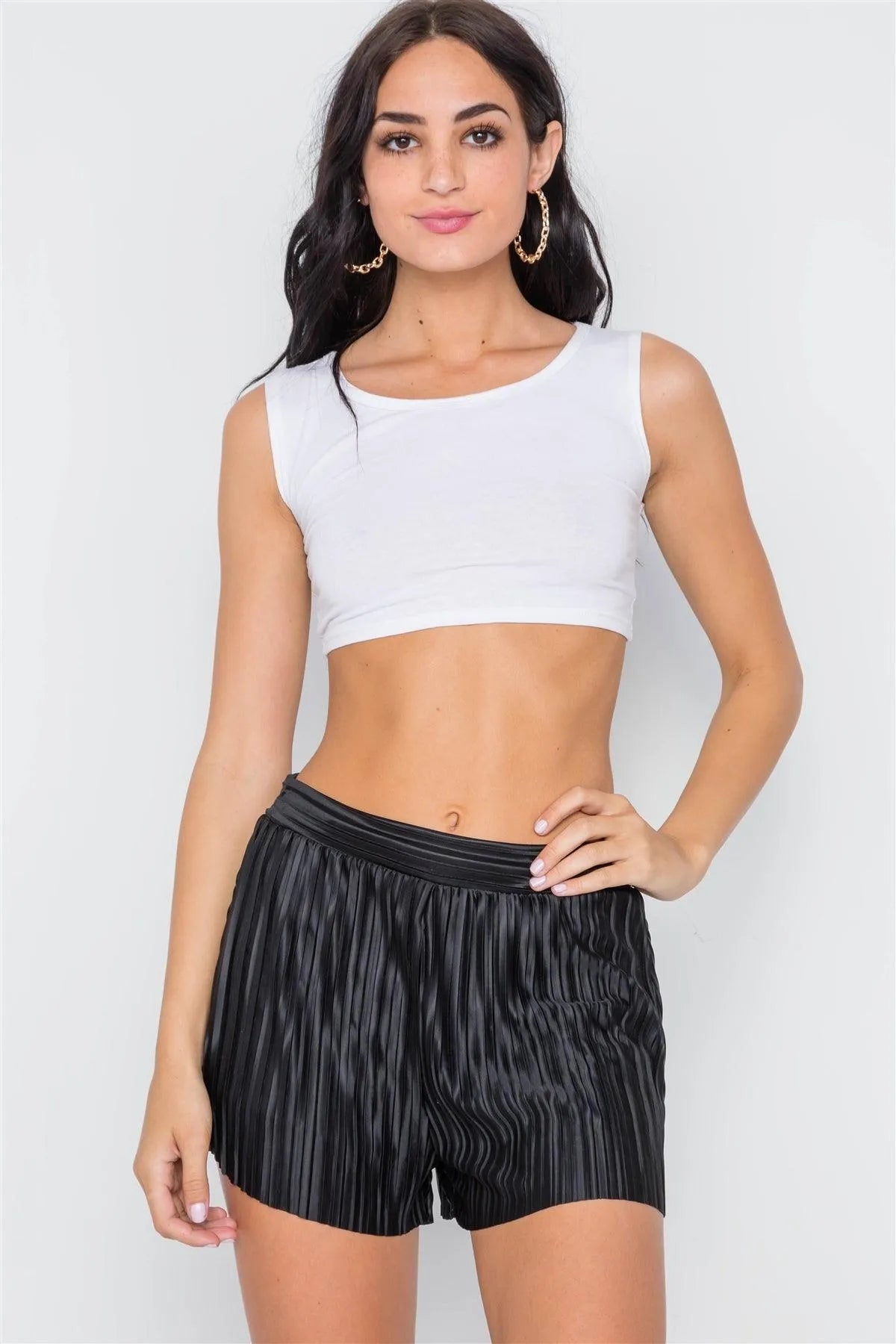 Black Accordion Pleat Mid-Rise Shorts /3-2-1