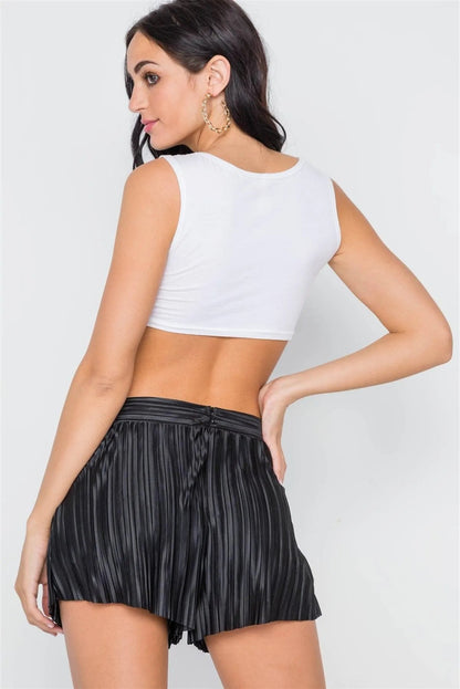 Black Accordion Pleat Mid-Rise Shorts /3-2-1