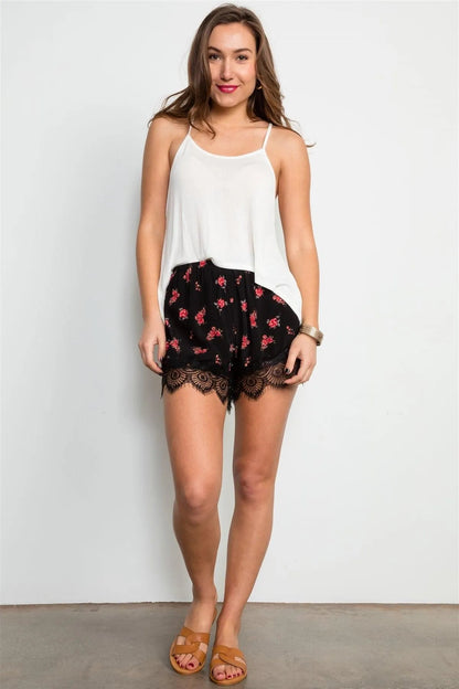Black Floral Print With Lace Trim Hem Shorts /3-2-1
