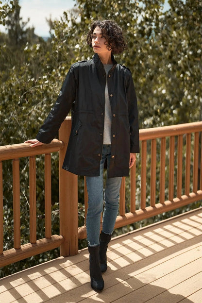 Black Glossy Drawstring Hem Button-Down Coach Jacket /2-2-2